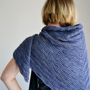 Seiche Shawl Crochet Pattern PDF – Easy Mindful Project, Textured Asymmetrical Wrap, Adjustable Triangle Shawl