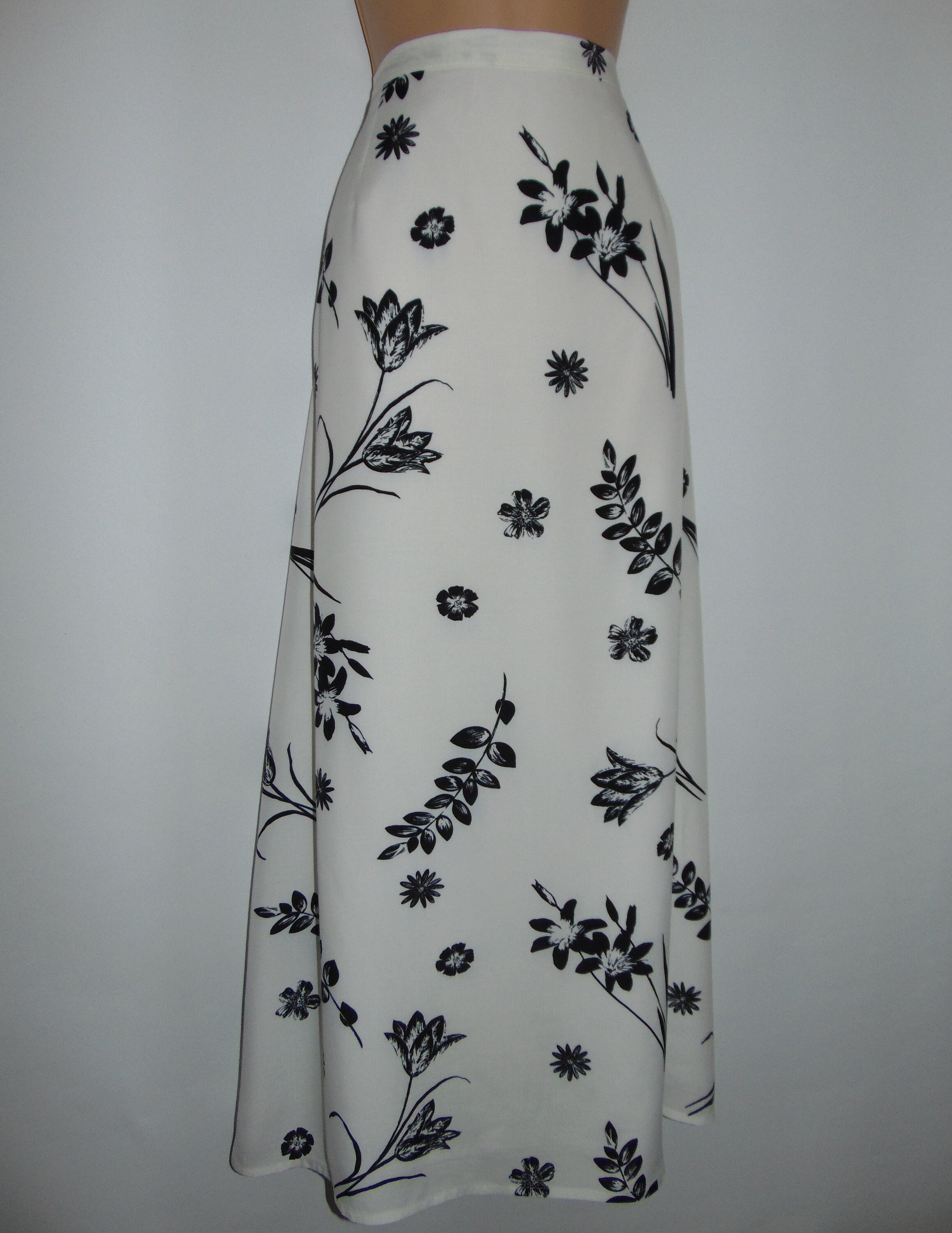 UK16 ローラアシュレイ イギリス輸入 タグ付き未使用 グレー ワンピース 二次会 パーティー LAURA ASHLEY EUR42 USA12 15号 3L相当 大きめ イギリス Laura Ashley ローラアシュレイ ワイルドメドウ ガーデニング