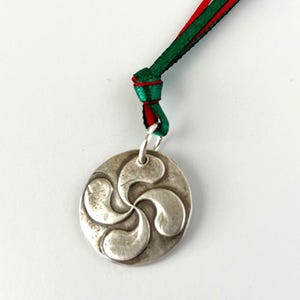 BASQUE Pendant / LAUBURU / Basque Jewelry, Meaningful Jewelry