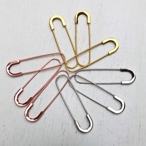 LuckyMoon 9pcs Heavy Duty Large Safety Pins for Sweater Shawl Cardigan, Faux Pearl Brooches Set for Women Jewelry Pins for Hats Shirt Skirts