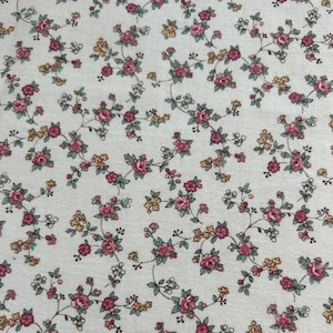 Remnant Calico Ditsy Floral Quilting Stoff, 100% Baumwolle Quilting Destash, Pink Gelb Blumen Stoff, 35 in x 55 in, kleine zarte Blumen