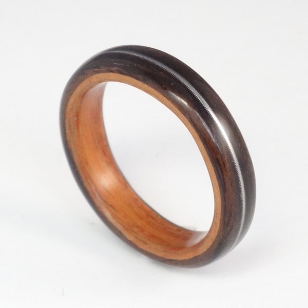 Anneau en bois, bois d’ébène et Padouk avec corde de guitare et incrustation de bague en bois pour hommes, femmes bois bague, bague de fiançailles bois, bois bande de mariage, bague en bois