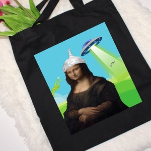 Mona Lisa Alien Invasion Organic Tote Bag, Mona Lisa Shopping Tote, Aesthetic Art Bag, Space Alien Bag, Leonardo di Vinci Bag, Sci Fi Tote