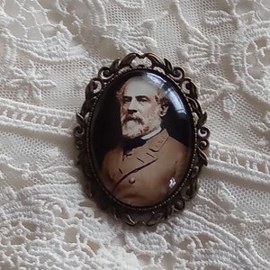 Robert E. Lee Brooch: Civil War Reenactor Jewelry, Wonderful Gift, Fine Art Jewelry, For Your Timeless Style!