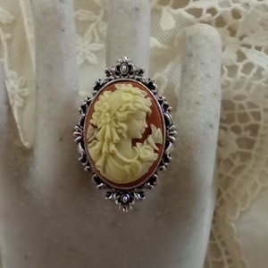 Silver Cameo Ring, Victorian Cameo Jewelry, Lady Cameo, Vintage Bridgerton Downton Abbey Gift, Victorian Cameo Statement Ring, Timeless!