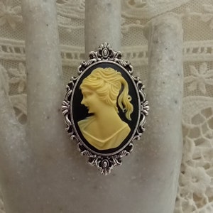 Victorian Cameo Ring, Victorian Cameo Jewelry, Lady Cameo, Vintage Bridgerton Downton Abbey Gift, Victorian Cameo Statement Ring, Timeless!