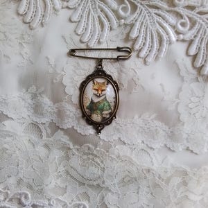 Victorian Fox Brooch: Anthropomorphic Art Jewelry, Wonderful Gift, Fine Art Jewelry, Fox Lover Gift, For Your Timeless Style! afbeelding 9