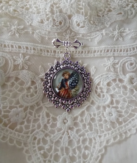 Vintage Americana Cameo Brooch: Patriotic Jewelry, DAR, Memorial Gift, Wonderful Gift, Fine Art Jewelry, For Your Timeless Style!