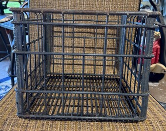 Vintage 1960's Borden's Erie Milk Crate Metal Fiberglass (V7626