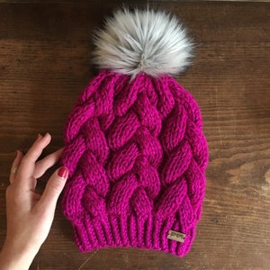 KNITTING PATTERN: Braided cable beanie