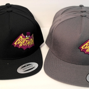Gorra Bartman de cinco paneles (negra o gris). Gorra bordada de Los Simpson.