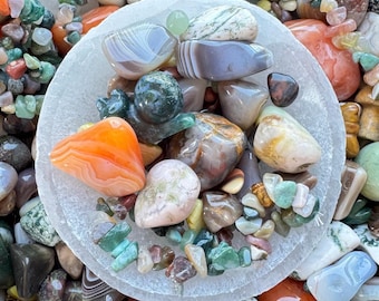 NATURAL WONDERS Crystal Confetti Scoop, Mystery Crystal Scoop, Surprise Mix of Metaphysical Stones, Spiritual Gifts