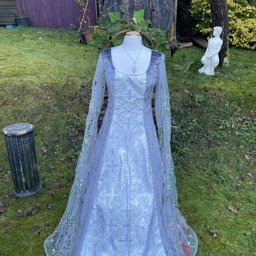 Medieval Wedding Dress Renaissance Gown Lilac Bridesmaid - Etsy