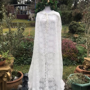 Stunning Celtic knotwork lace pale ivory Renaissance boho medieval fairycorr wedding Pagancore handfasting cloak image 7