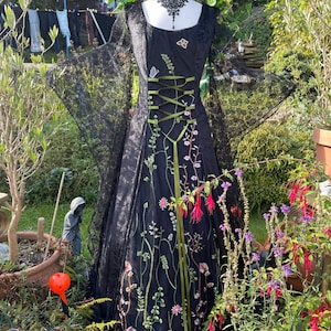 Gothic Vampire Samhain Black Halloween ball gown meadow boho renaissance medieval pagan Celtic handfasting gown / wedding dress