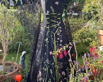 Gothic Vampire Samhain Black Halloween ball gown meadow boho renaissance medieval pagan Celtic handfasting gown / wedding dress