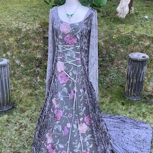 Stunning pewter dark silver peony meadow fairy renaissance medieval pagan  wedding handfasting gown / dress UK 8 to 14 / US 6 to 12