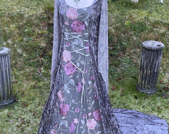 Stunning pewter dark silver peony meadow fairy renaissance medieval pagan  wedding handfasting gown / dress UK 8 to 14 / US 6 to 12