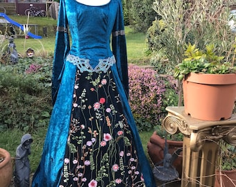 Teal Meadow Celtic Tudor pre raphaelite Accolade  fairy medieval renaissance  pagan Handfasting celtic wedding gown / dress 8 to 14