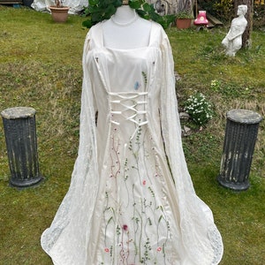 Stunning Duchess Satin Celtic Ivory meadow boho witch pagan medieval wedding gown / dress size 26 to 38