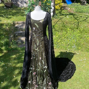 Black & green Celtic meadow Gothcore  steampunk Samhain Halloweencore ball gown boho renaissance medieval pagan handfasting wedding dress