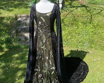 Black & green Celtic meadow Gothcore  steampunk Samhain Halloweencore ball gown boho renaissance medieval pagan handfasting wedding dress