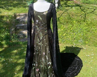 Black & green Celtic meadow Gothcore  steampunk Samhain Halloweencore ball gown boho renaissance medieval pagan handfasting wedding dress