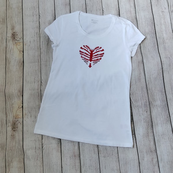 Red Skeletal Ribcage Heart Juniors Cut Large White T-Shirt, Size 11-13