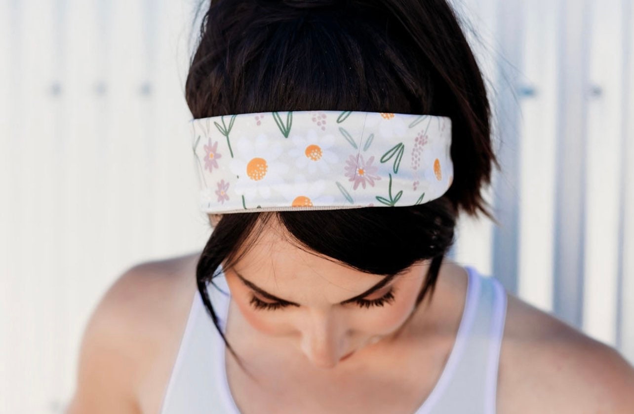 Floral Workout Headband: Moisture Wicking Non-slip Fitness  display picture 3