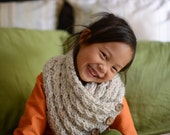 Hand stricken Kleinkind Kinder verkabelt Knopf Halswärmer, Kleinkind Kutte, Kinder Schal, jungen Mädchen Loop Schal, Childrens Halswärmer