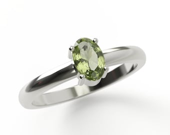 Peridoto y anillo de plata ~ Piedra de nacimiento de agosto ~ Peridoto ovalado