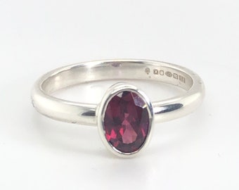 Bague grenat Rhodolite Ovale ~ Janvier Pierre de Naissance - Bague En Pierre Rouge / Rose