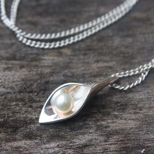 Calla Lily Necklace Etsy UK