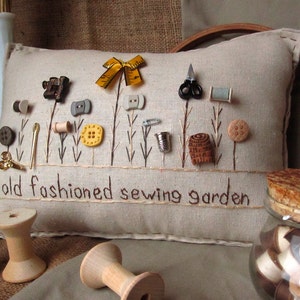 Old Fashioned Sewing Garden Pillow (Cottage Style)