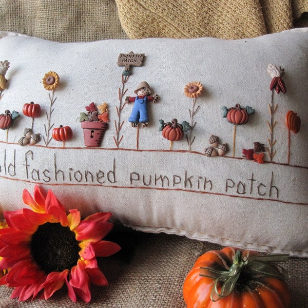 Old Fashioned Pumpkin Patch Pillow (Cottage Style)