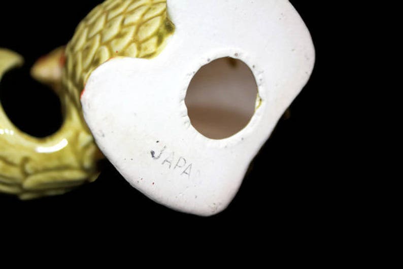 Rustic Kitchen Decor Primitive Ceramic Chicken and Eggs Salt /& Pepper Set