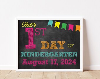 Signo editable del primer día de clases, cartel de regreso a la escuela para niñas - 1er día de jardín de infantes imprimible, cartel del primer día - archivo digital - CUALQUIER GRADO