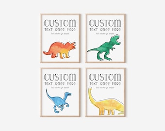 Könnte beinhalten: Vier druckbare Dinosaurier-Illustrationen mit Aquarell-Hintergründen. Die Dinosaurier sind ein Triceratops, ein Tyrannosaurus Rex, ein Velociraptor und ein Brachiosaurus. Jede Illustration hat den Text "CUSTOM TEXT GOES Here" über dem Dinosaurier.