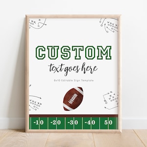 Könnte beinhalten: Druckbare 8x10 Zoll große Schablone mit einem Football und einem grün-weißen Fussballfeld. Der Text auf dem Schild lautet "CUSTOM text goes here".
