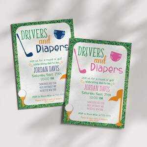 Puede incluir: Dos invitaciones de baby shower de tem&aacute;tica de golf, verdes y blancas, con el texto "Drivers and Diapers" y un gr&aacute;fico de palo de golf y pa&ntilde;al. Las invitaciones anuncian un torneo de golf para celebrar la llegada de un nuevo beb&eacute;. El texto incluye el nombre del beb&eacute;, la fecha, la hora y la ubicaci&oacute;n.