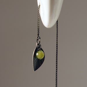 Peridot threader earrings with oxidised 925 silver ear threader - black threader earrings