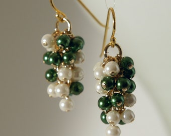 Dunkelgrüne und weiße Glasperlen Cluster Ohrringe mit 18K Gold auf 925 Sterling Silber Ohrdraht