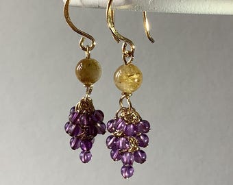 Brincos artesanais dinamarqueses com quartzo rutilado dourado e ametista, em prata de lei 24K.