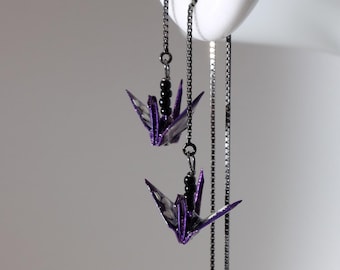 Pendientes de grulla de origami morados con enhebrador de plata de ley 925 oxidada, hechos en Dinamarca.