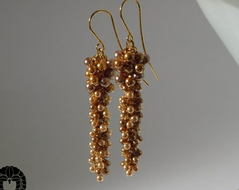 Pendientes Wisteria, Pendientes largos de perlas de vidrio en racimo con oro de 18 quilates sobre alambre de oreja de plata de ley 925