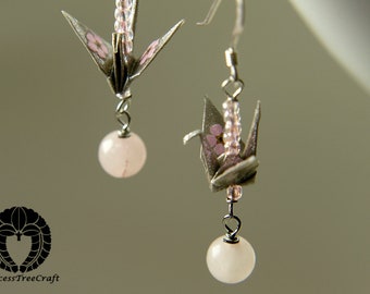 Origami crane earrings with rose quartz - Gray crane and pink