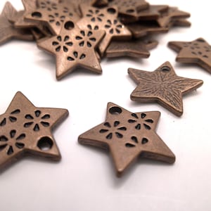 30 Antique Copper Star Charm 13.5mm (7/8)
