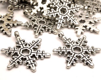 30 Antique Silver Snowflakes Charms 17.5x22.5mm