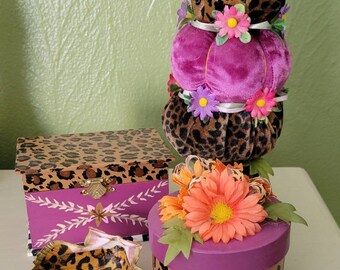Handpainted and Decoupage Gift Set, Shell Trinket Dish with gift box, trinket box,  table decor