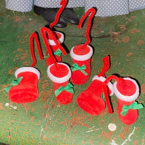  PRETYZOOM 12 Pairs Mini Christmas Boots Shoes Props Santa Claus Gnome  Shoes Mini Doll Shoes Model Santa Boots Decoration Car Rear View Mirror  Accessories DIY Abs Child Doll House Baby Shoes 